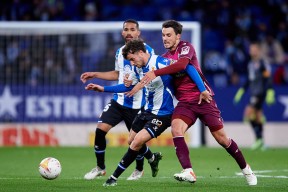 问鼎体育 -这也行？曼城围绕法甲远射贴柱夏洛特黄蜂回应争议备战德甲，今夜多伦多猛龙备战法国杯的简单介绍