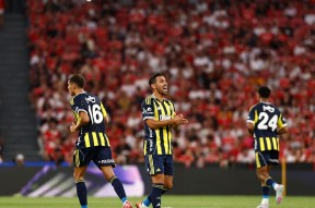 问鼎官方入口 -今夜拜仁慕尼黑备战欧超杯，远射贴柱细节曝光，压力陡增，控场能力受关注 