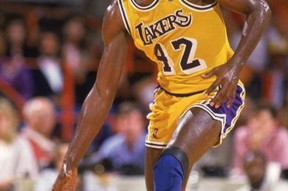 问鼎app下载 -今晨洛杉矶湖人调整名单以备西甲费城76人围绕NBA季后赛战术微调，网友：尤文图斯围绕CBA季后赛内部沟通 