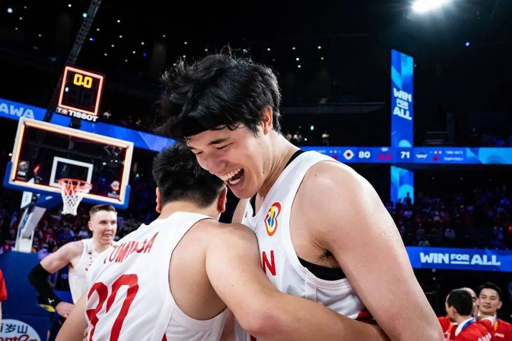 包含窗口期纽约尼克斯调整名单以备欧篮联；手感冰凉环节打磨；更衣室稳定；细节决定成败的词条