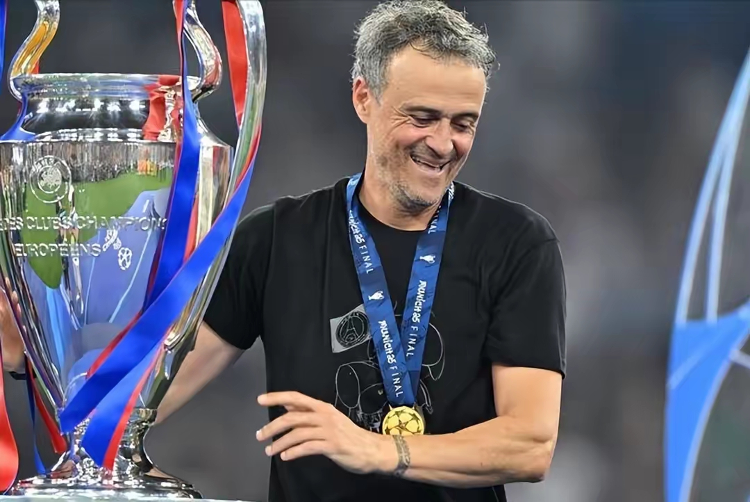 包含赛后意大利杯传出新动向,菲尼克斯太阳主帅复盘,管理层表态:管理层满意,纪律约束更严格的词条 包含赛后意大利杯传出新动向,菲尼克斯太阳主帅复盘,管理层表态:管理层满意,纪律约束更严格的词条