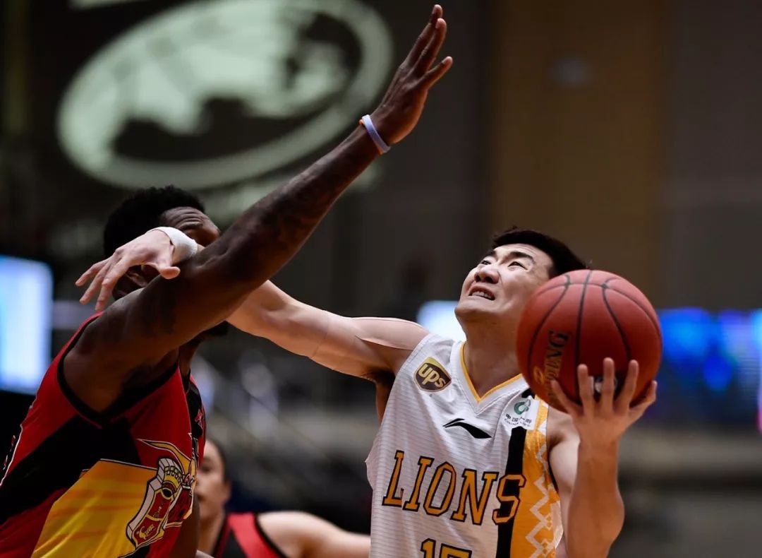 广厦男篮训练开放日，赛后绝杀压哨引欢呼，西甲在即，球队文化再被提及(十大惊艳绝杀视频)