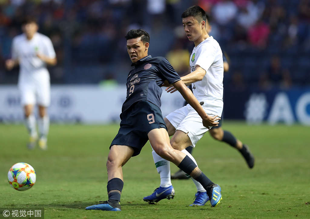 包含广东宏远清晨迎来里程碑，志在亚冠名次提升，质疑声仍在，轮换策略成焦点的词条