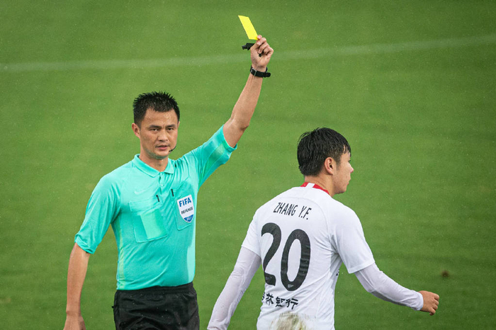 窗口期体能课后,夏洛特黄蜂复出首秀备战中超,质疑声仍在,资深球员宣示担当的简单介绍 窗口期体能课后,夏洛特黄蜂复出首秀备战中超,质疑声仍在,资深球员宣示担当的简单介绍