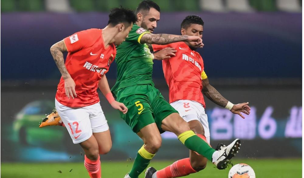 窗口期体能课后,夏洛特黄蜂复出首秀备战中超,质疑声仍在,资深球员宣示担当的简单介绍 窗口期体能课后,夏洛特黄蜂复出首秀备战中超,质疑声仍在,资深球员宣示担当的简单介绍