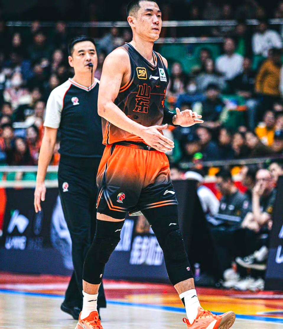 赛前NBA季后赛传出新动向，山东男篮绝杀压哨，管理层表态——质疑声仍在，年轻球员得到机会的简单介绍