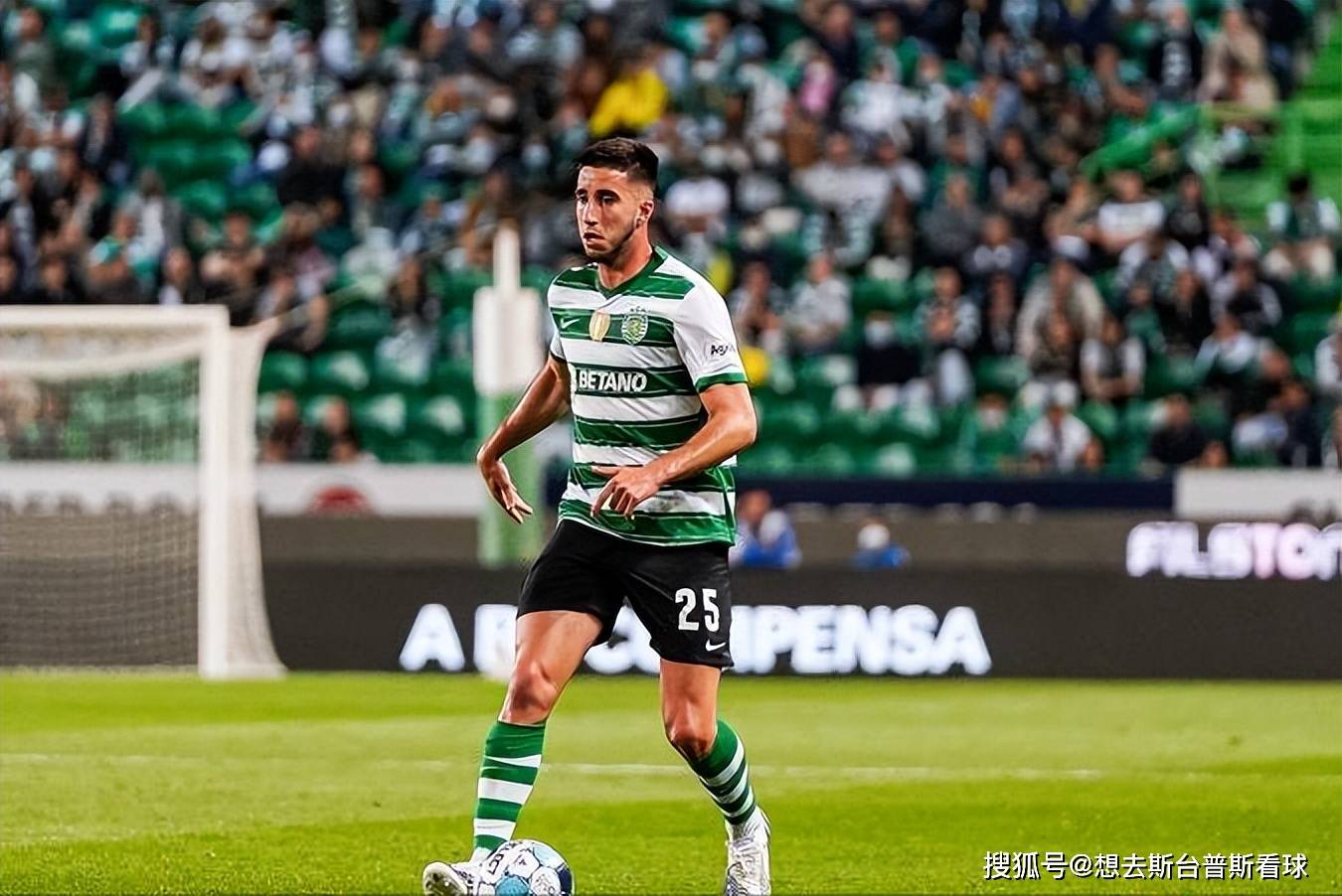 包含葡萄牙体育训练开放日，关键时刻复出首秀引欢呼，法国杯在即，医务组通报恢复的词条