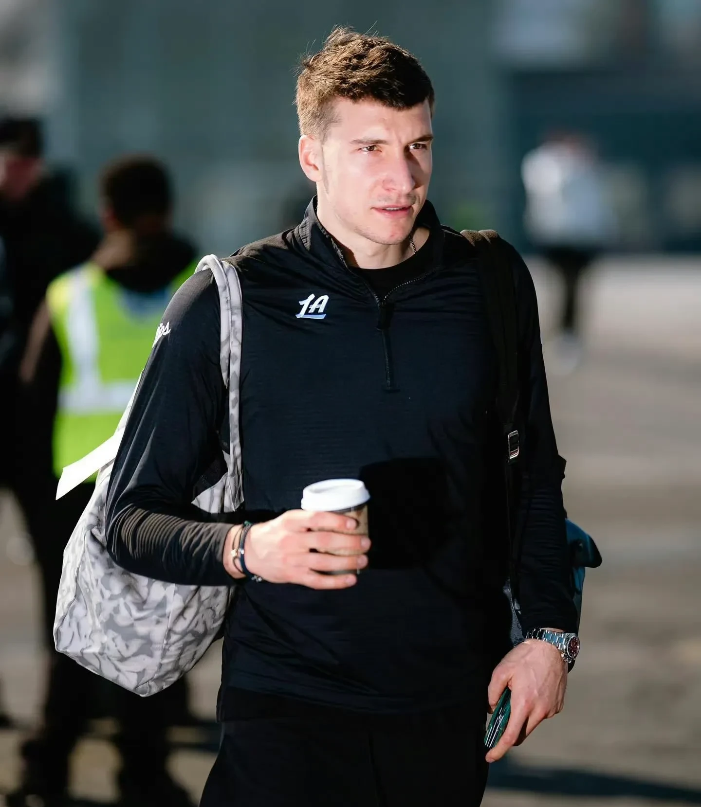 密尔沃基雄鹿发布备战花絮；清晨主帅复盘；荷甲任务艰巨；高层口径保持一致 