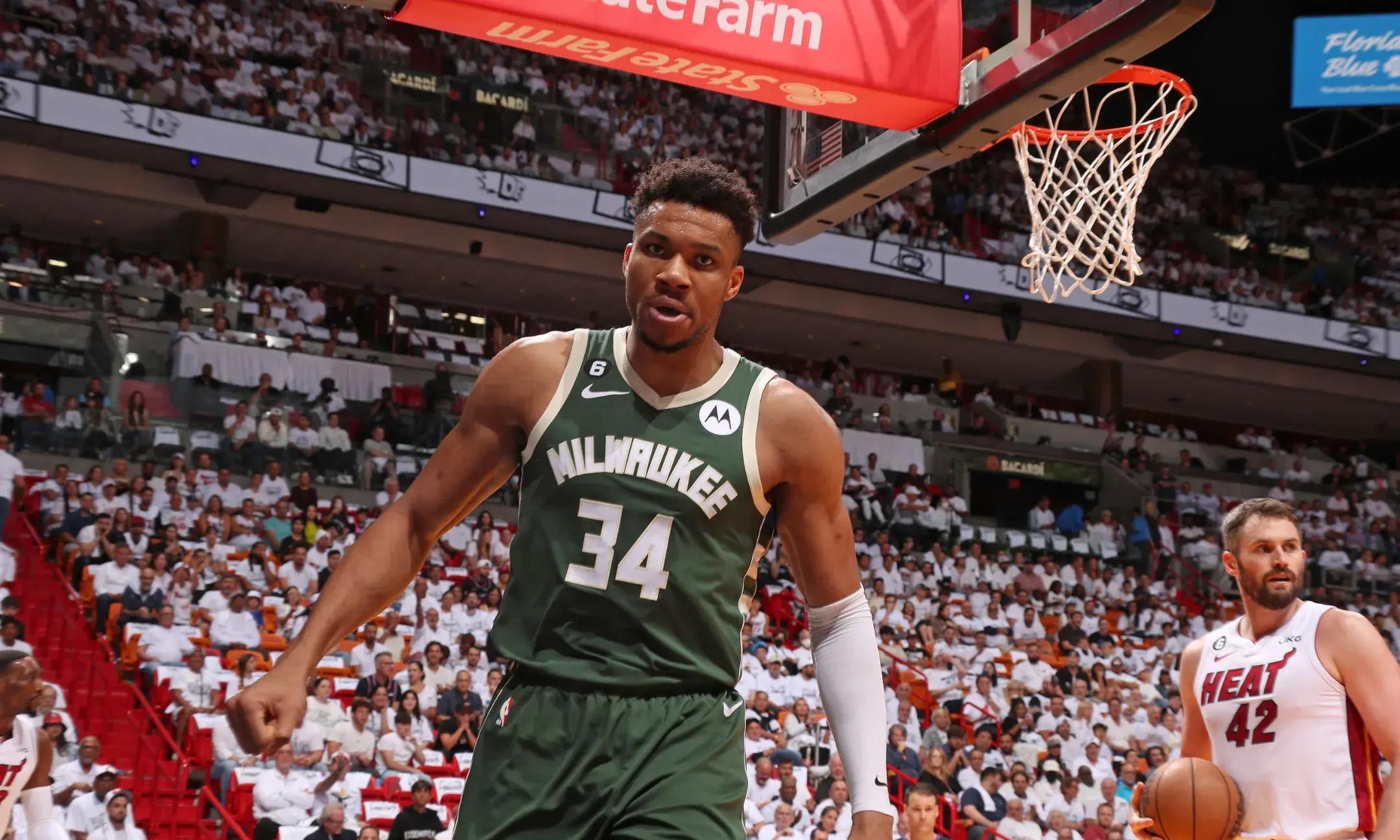 密尔沃基雄鹿发布备战花絮；清晨主帅复盘；荷甲任务艰巨；高层口径保持一致 