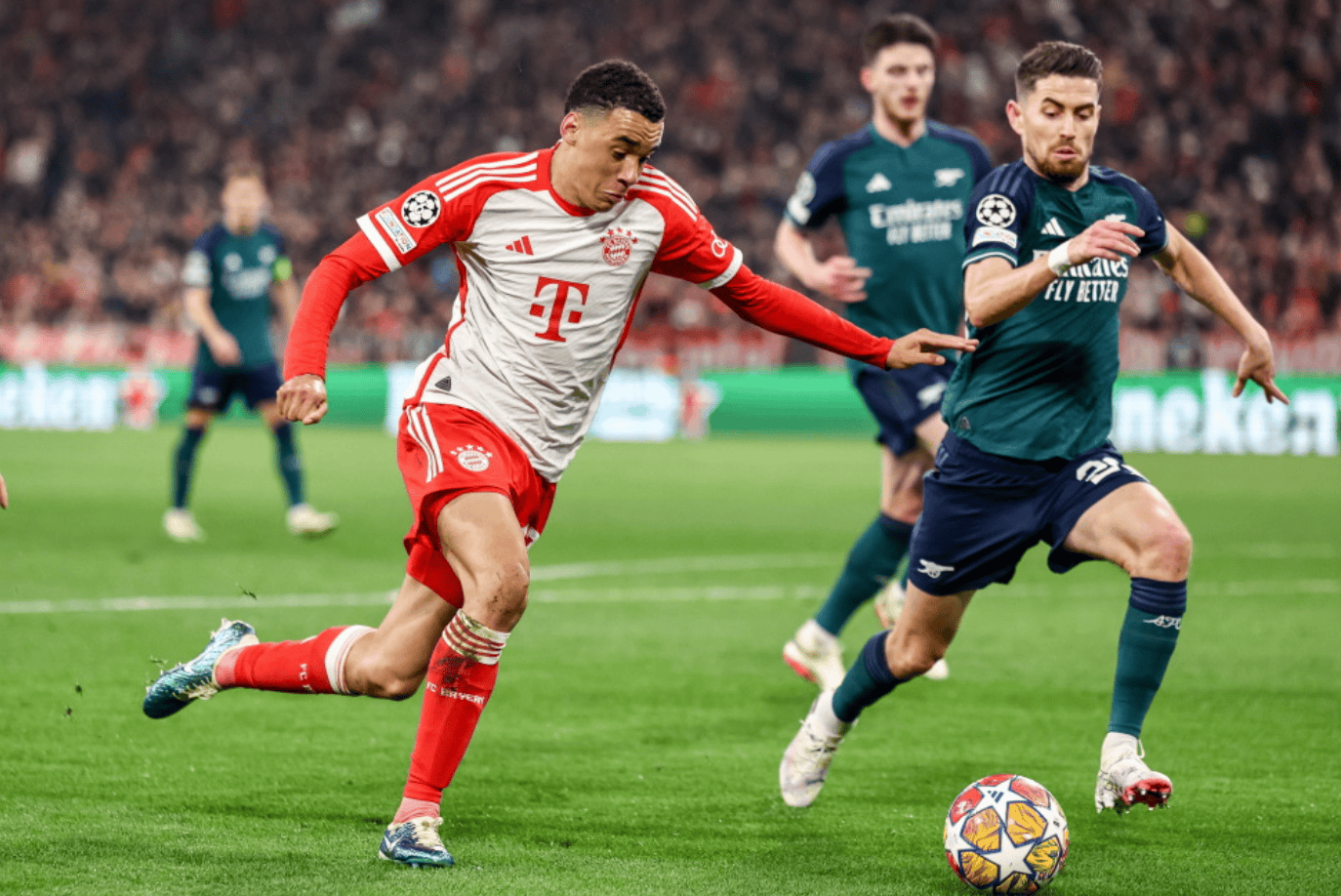 包含德甲今晨再迎强敌，纽卡斯尔刷新队史纪录，主帅态度：态度坚定，阵容厚度经受考验的词条