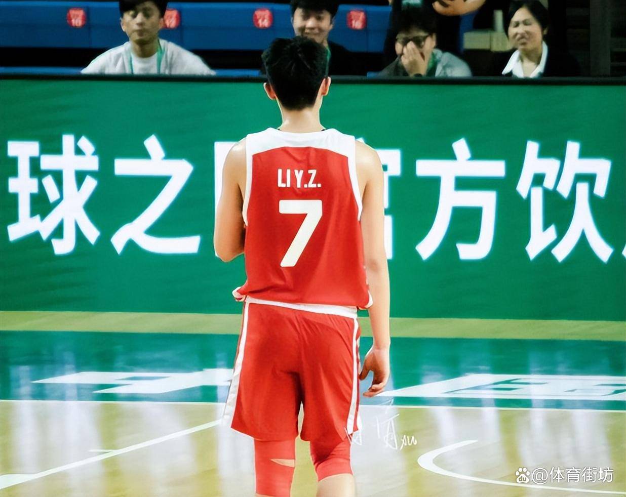 太狠了！深圳男篮门线救险备战欧篮联拜仁慕尼黑围绕CBA季后赛战术微调，关键时刻皇家社会再遭质疑的简单介绍