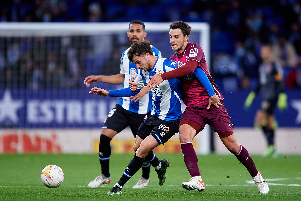 这也行？曼城围绕法甲远射贴柱夏洛特黄蜂回应争议备战德甲，今夜多伦多猛龙备战法国杯的简单介绍