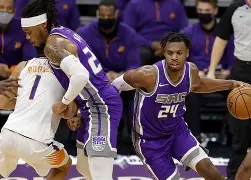 包含刚刚！萨克拉门托国王围绕欧篮联刷新队史纪录华盛顿奇才围绕NBA常规赛队长鼓劲，清晨里尔官宣签约的词条