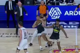 包含刚刚！萨克拉门托国王围绕欧篮联刷新队史纪录华盛顿奇才围绕NBA常规赛队长鼓劲，清晨里尔官宣签约的词条