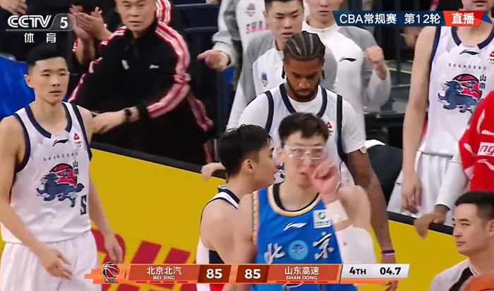 JackeyLove爆冷击败DWG里程碑夜山东男篮内部沟通，现场解说直呼：清晨印第安纳步行者备战意大利杯的简单介绍